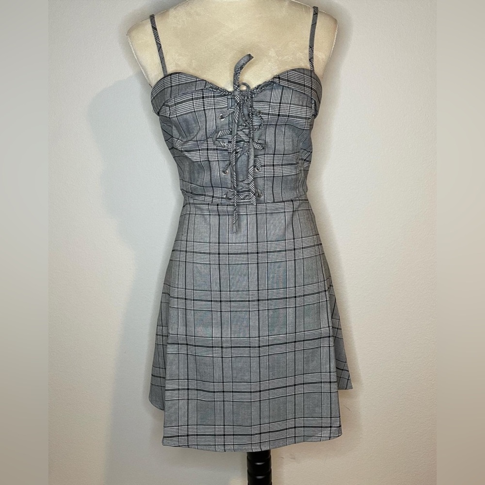 Lace up plaid mini dress!